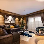 Hotel apartamentowy Manali By Alpine Courchevel
